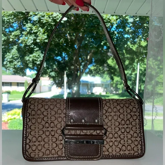 Y2K GUESS Monogram Baguette Shoulder Bag π€ - Picture 1 of 6